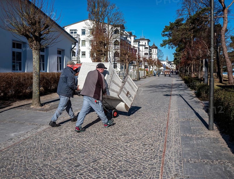 Beach chairs on the promenade, transport to the beach, Binz, Rügen, Mecklenburg-Vorpommern, Germany