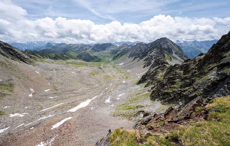 View of mountain peaks and valley at Prägrater Törl, Lasörling High Trail, Lasörling Group, Hohe Tauern National Park, East Tyrol, Tyrol, Austria