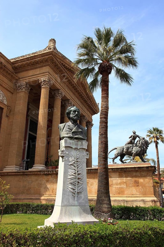 Old town of Palermo, Teatro Massimo, the opera house in the style of historicism on the Piazza Verdi and the boulevard by Giuseppe Verdi, 9 or 10 October 1813, 27 January 1901, Sicily, Italy