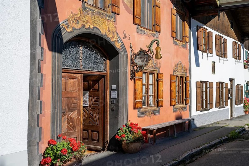 Violin-making museum, facade with Lüftlmalerei, Mittenwald, Werdenfelser Land, Upper Bavaria, Bavaria, Germany