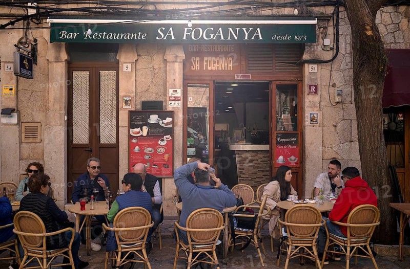 Tourists, People, Relax, Café, Bar, Restaurant, Sa Foganya, Valldemossa, Tramuntana Mountains, Serra de Tramuntana, Majorca, Balearic Islands, Balearic Islands, Spain