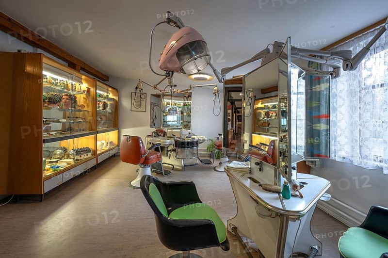 Hairdressing salon of the 1950s, today in the Industrial Museum Lauf, Sichardstr., Lauf an der Pegnitz, Middle Franconia, Bavaria, Germany