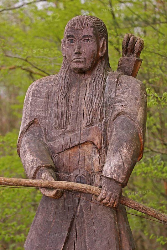 Legolas, archer, bow and arrow, wooden sculpture, The Lord of the Rings, J.R. Tolkien, fantasy, woodcarving, chainsaw art, Wolfgang Greb, modern art, trail, premium hiking trail, Auenlandweg, Blickhausen, Mittelhof, Sieg, Wissen, Westerwald, Rhineland-Palatinate, Germany