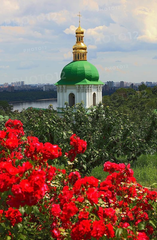 Church tower with green and golden dome, part of the Kiev Cave Monastery, Holy Mary Ascension Monastery, Pecherskaya Lavra, Kiev, Ukraine