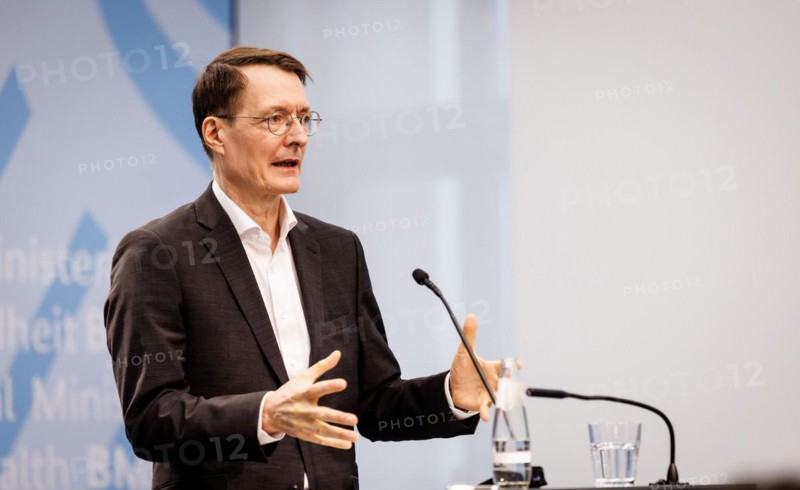 Prof Karl Lauterbach (SPD), Federal Minister of Health, at a press conference on the talks with representatives of the leading municipal associations and association leaders from the healthcare system in Berlin, 11.04.2024