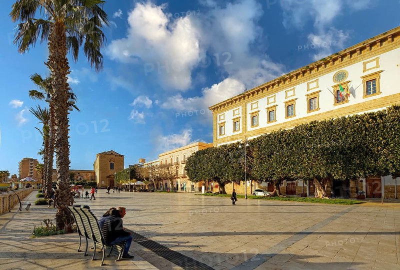 Piazza, square, Scandaliato, historic center of the city, right town hall, also Palazzo di Città, 17th century, old town, Sciacca, port city, thermal spa, Agrigento Free Community Consortium, Sicily region, Italy, Mediterranean