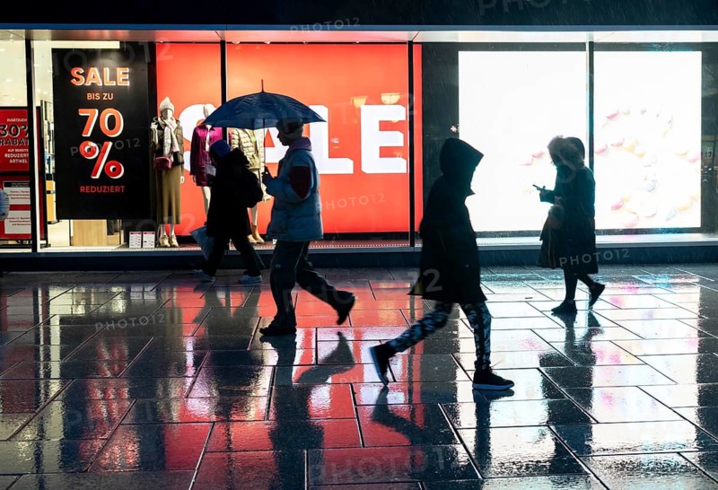 Sale, clearance sale at Galeria Kaufhaus an der Hauptwache, at Große Eschenheimer Straße and pedestrian zone Zeil, Frankfurt am Main, Hesse, Germany