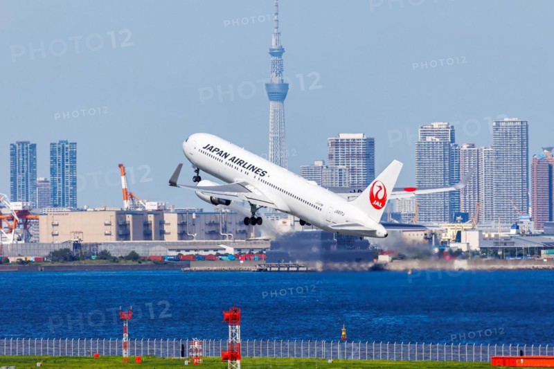 A Boeing 767-300ER aircraft of Japan Airlines JAL with the registration JA617J at Tokyo Haneda Airport, Japan