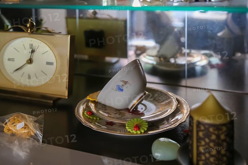 Lost Places, abandoned house, vacant building, good parlour, living room 1950s style, living in the economic miracle, furniture of the 50s, old teacup, grandma's cake dishes, table clock, old-fashioned, district Honau, Lichtenstein, Baden-Württemberg, Germany