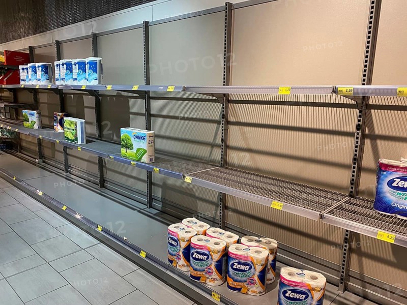 Effects of the coronavirus pandemic in Germany, Food, Empty shelves in a supermarket, No more toilet paper in stock, Maximum tax
