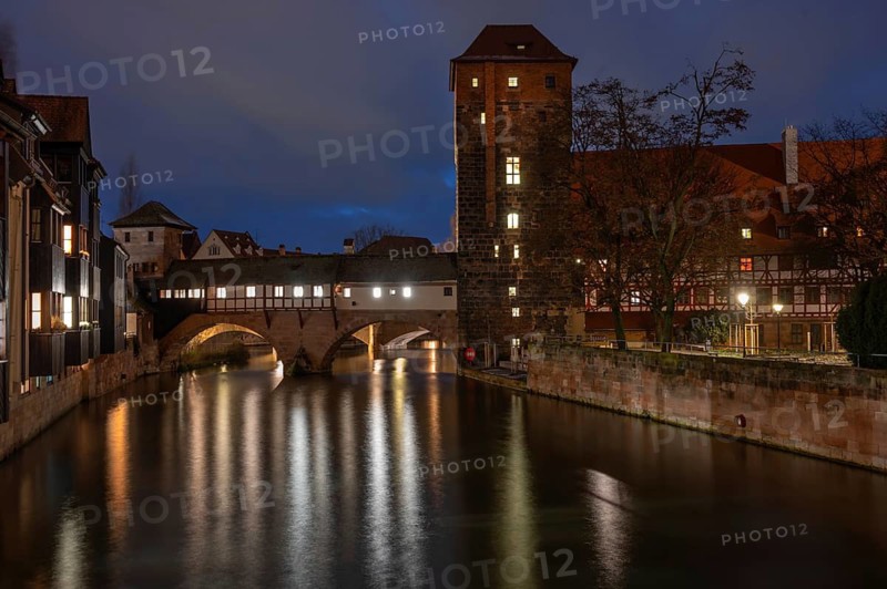 Night view of the Pegnitz, Hangman's Bridge and the former water tower, Nuremberg, Middle Franconia, Bavaria, Germany