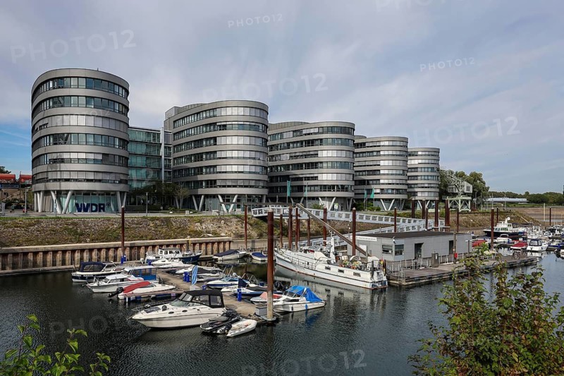 Duisburg, Ruhr area, North Rhine-Westphalia, Germany, Duisburg inner harbour. Marina Duisburg, the marina in the inner harbour in front of the Five Boats office building with the WDR regional studio Duisburg
