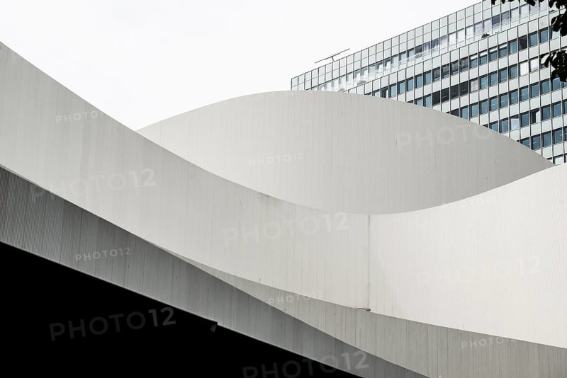 Schauspielhaus and Dreischeibenhaus, Düsseldorf, Rhineland, North Rhine-Westphalia, Germany