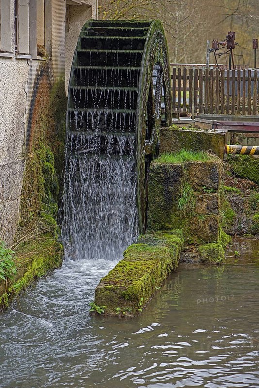 Old, undershot water wheel of the cake mill, Aufseßtal, Upper Franconia, Bavaria, Germany