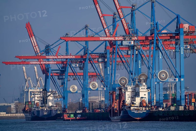Port of Hamburg, HHLA Container Terminal Burchardkai, Athabaskakai, on the Elbe, Hamburg, Germany