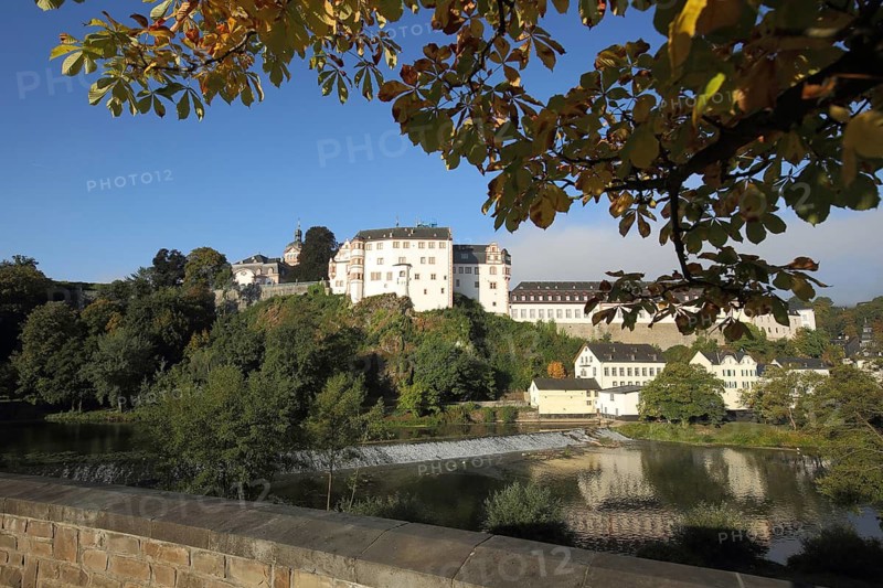 Baroque palace complex, autumn colors, leaves, Lahn, Weilburg, Taunus, Hesse, Germany