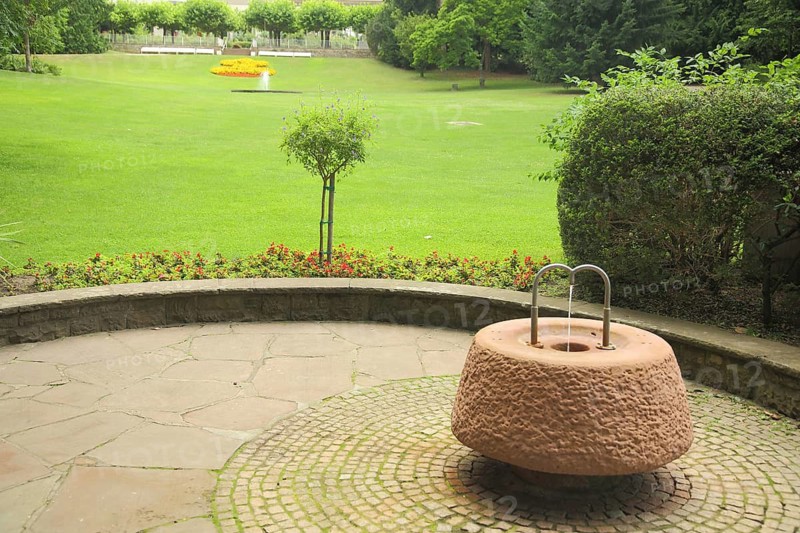 Sulphur fountain with garden, Alter spa garden, Bad Soden, Hesse, Germany