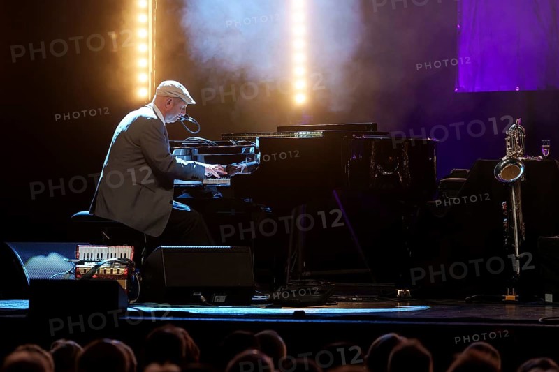 Ludwig Seuss, keyboarder of the Spider Murphy Gang live on The Acoustic Tour Unplugged at Berlin's Admiralspalast on 30/04/2025