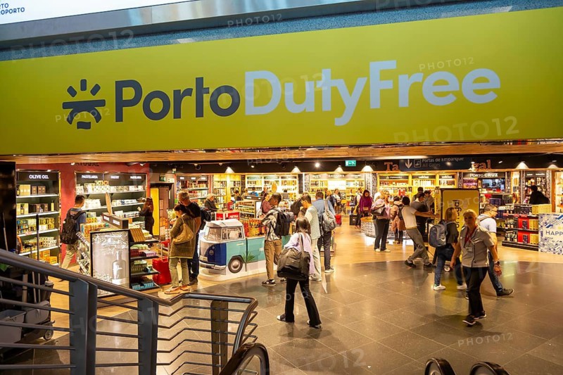 People shopping in Porto Duty Free shops, Aeroporto Francisco Sa Carneiro, Porto airport, Portugal