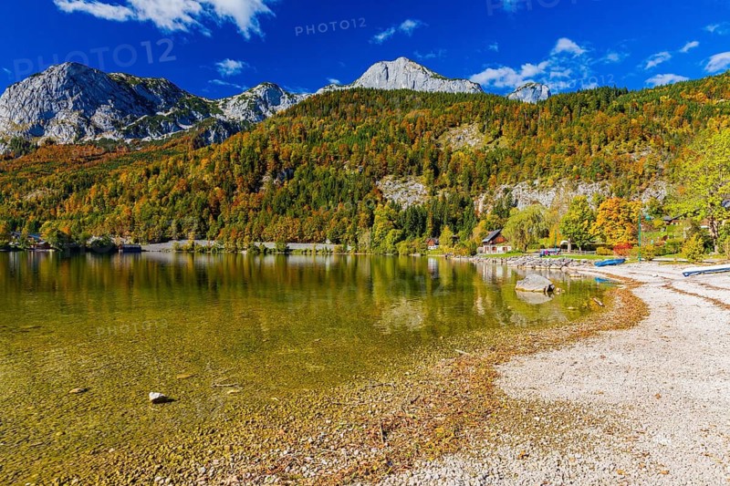 Grundlsee in autumn, salzkammergut, styria, Austria
