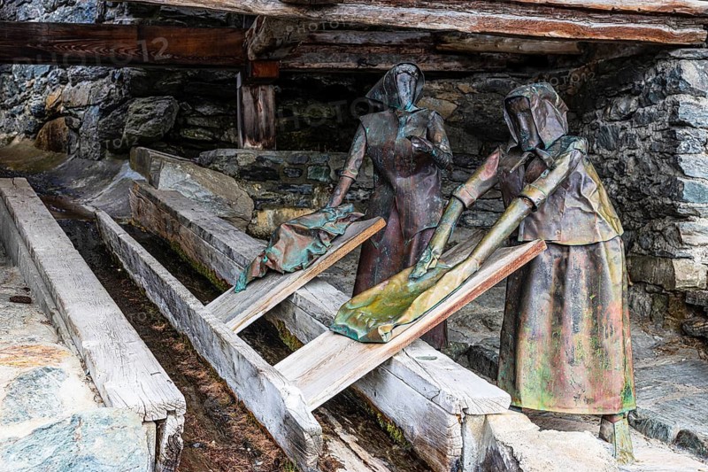 Copper statues of washerwomen, Saint Luc, Val d'Anniviers, Valais Alps, Canton Valais, Switzerland