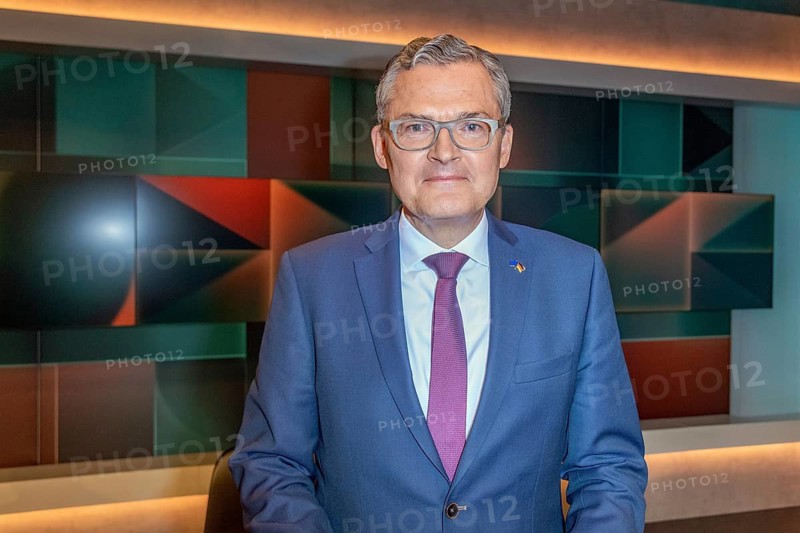 Roderich Kiesewetter (CDU), member of the Bundestag and retired colonel, on the ARD talk show hart aber fair in the Adlershof studio. Berlin, 12.05.2025