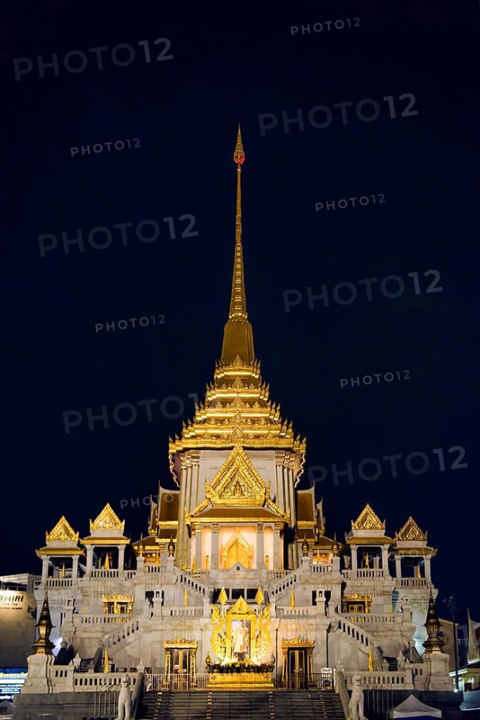Wat Trai Mit Witthayaram Worawihan, at night, Chinatown, Bangkok, Thailand