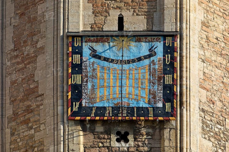 Panelled sundial from 1716 on the south side of the south tower, Cathedral, Cathedral Church of St. Blasii in Braunschweig, Lower Saxony, Germany