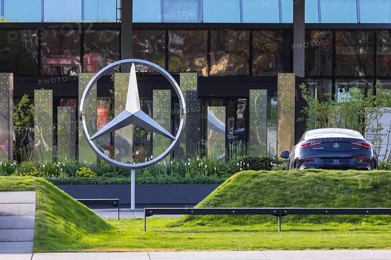 Merecedes Sindelfingen plant. Mercedes-Benz Center of Excellence, Customer Centre. Mercedes star and new cars. Sindelfingen, Baden-Württemberg, Germany