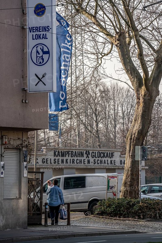 The Schalker Meile, mile of tradition, Kurt-Schumacher-Straße in Gelsenkirchen-Schalke, club pub Bosch, at the Glückauf Kampfbahn, at Ernst-Kuzorra-Platz, Gelsenkirchen, North Rhine-Westphalia, Germany