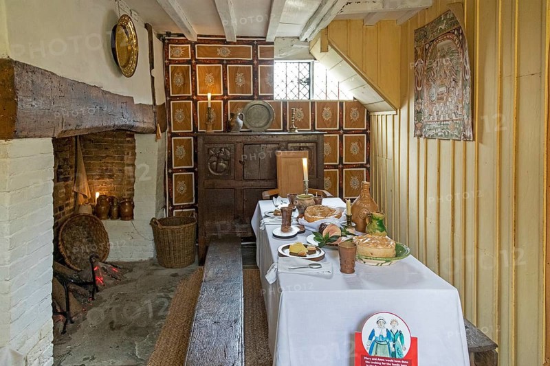 Interior view, laid table, fireplace, birthplace of William Shakespeare, Stratford-upon-Avon, Warwickshire, England, Great Britain