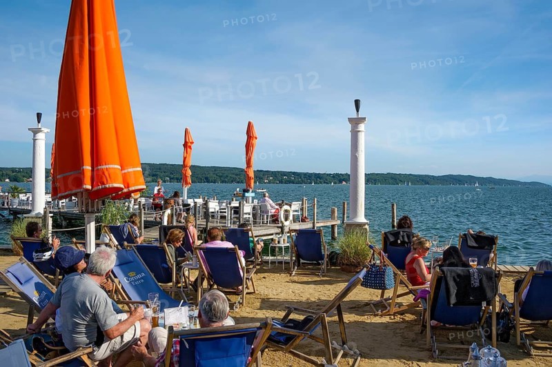 Sandy beach beach with deckchairs, lakeside restaurant, former Undosa wave pool, now H'ugo's Beach Club restaurant and bar, Hugos, lakeside promenade, Starnberg, Lake Starnberg, Upper Bavaria, Bavaria, Germany