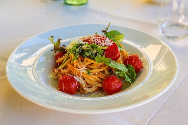 Restaurant Schloss Haigerloch, pasta, noodles, spaghetti with cocktail tomatoes, cherry tomatoes, rocket, vegetarian main course, vegetables, sliced parmesan, red peppers, healthy, plated, fine dining, food, Haigerloch, Zollernalbkreis, Baden-Württemberg, Germany