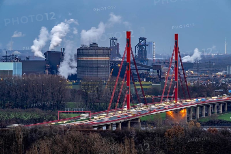 Thyssenkrupp Steel steelworks, blast furnaces 8 and 9, gasometer, motorway bridge of the A42 over the Rhine near Duisburg Beeckerwerth, Duisburg, North Rhine-Westphalia, Germany