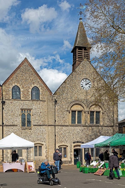 Market stalls, Market Place, Moyses Hall, Bury St Edmunds, West Suffolk, England, Great Britain