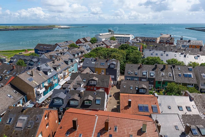 View of the Unterland and the dune from the Oberland Promenade, architecture, roof gables, roofs, trees, horizon, offshore island Heligoland, North Sea, Pinneberg district, Schleswig-Holstein, Germany