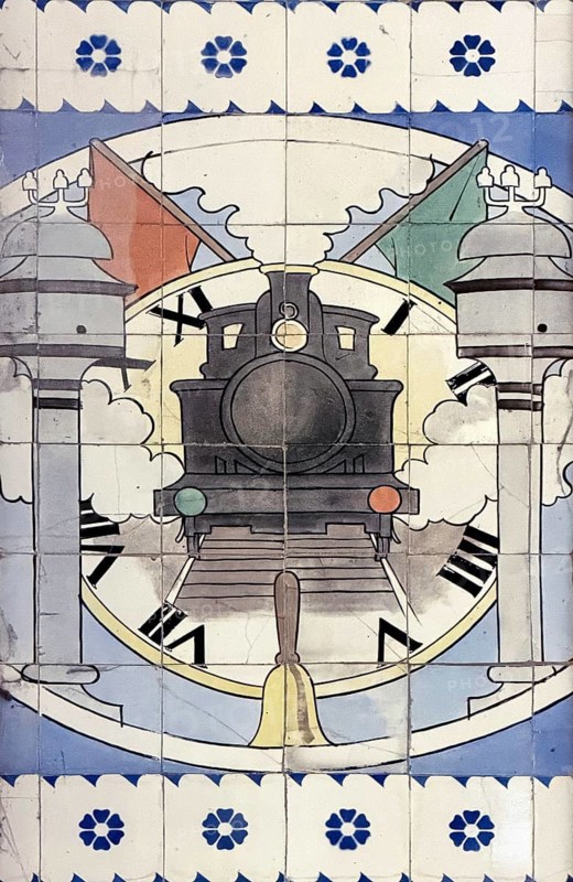 Porto Sao Bento railway station, entrance hall with azulejos designed by artist Jorge Colaço, detail, old town, UNESCO World Heritage Site, Porto, Portugal