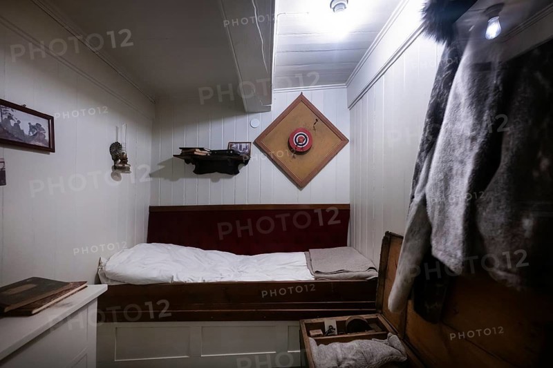 Cabin with small bed and dartboard, historic polar research ship Fram, wooden ship, by Fridtjof Nansen and Roald Amundsen, Fram Museum, Fram Museum (Museum of Polar Expeditions), Bygdøy Museum Island, Oslo, Norway