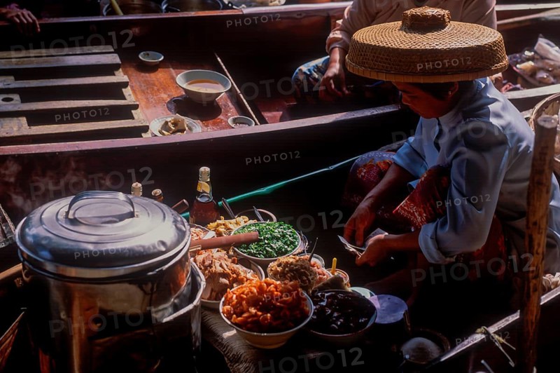 Floating markets, Damnoensaduak, Bangkok, Thailand