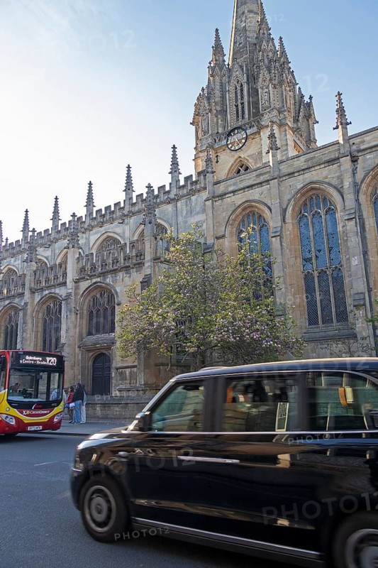 Bus, Taxi, University Church of St Mary the Virgin, Oxford, England, Great Britain