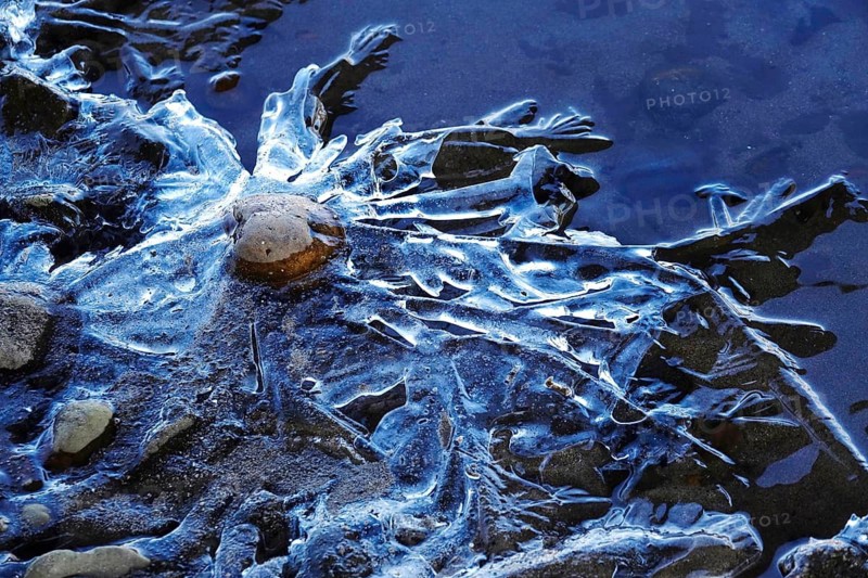 Ice on the banks of the Elbe, Winter, Germany
