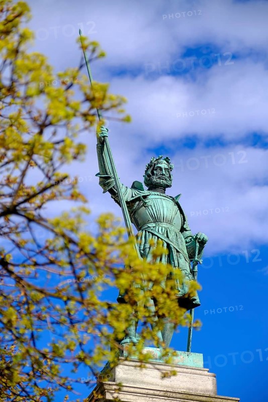Monument to Kaspar III. Winzerer, (1465 or 1475 -1542), bronze statue by Ferdinand Schwarzgruber, 1887, Bad Tölz, Tölzer Land, Upper Bavaria, Bavaria, Germany