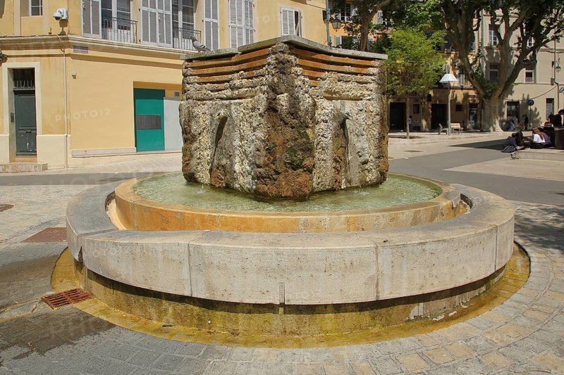 Fontaine des Lumières by Jean Michel Battesti 1998, Fountain of Light, Place de Verdun, Aix-en-Provence, Bouches-du-Rhône, Provence, France