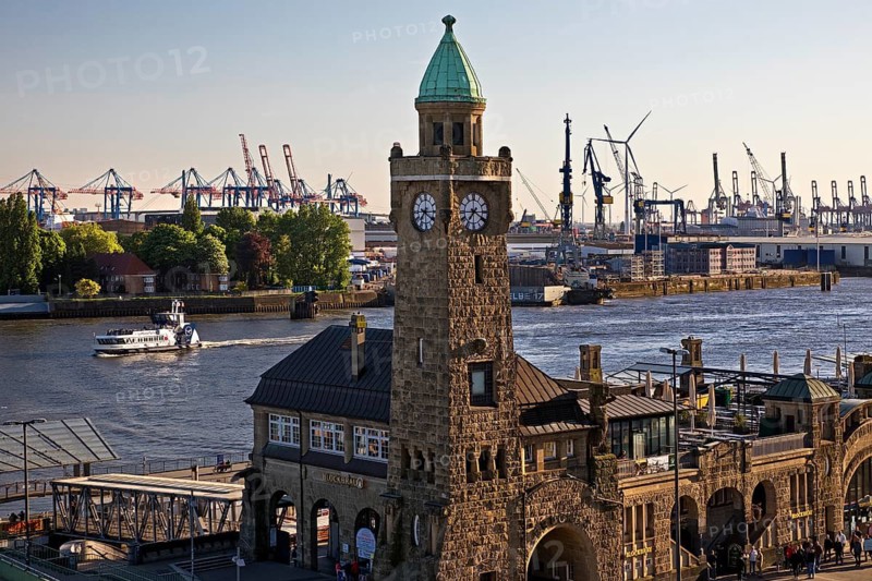 Elevated view of the St. Pauli landing stages with a view of Hamburg harbour, St. Pauli, Hamburg, Germany