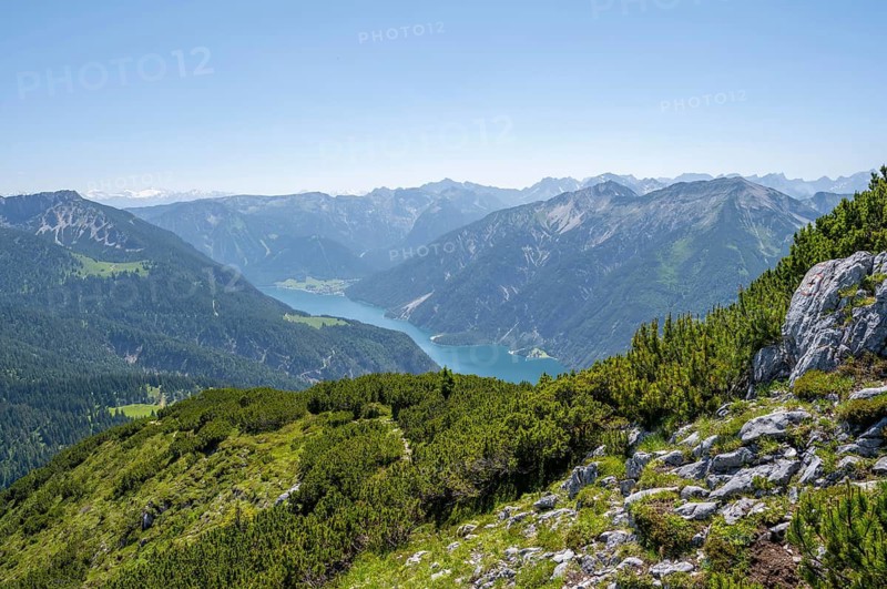 View of Lake Achensee with Seekarspitze and Seebergspitze peaks, Unnütz crossing, Brandenberg Alps, Tyrol, Austria