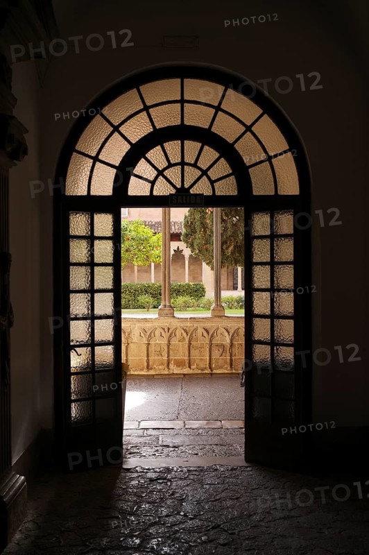 Gothic cloister, Basilica of the Monastery of Sant Francesc, San Francisco, Palma de Majorca, Majorca, Balearic Islands, Balearic Islands, Spain