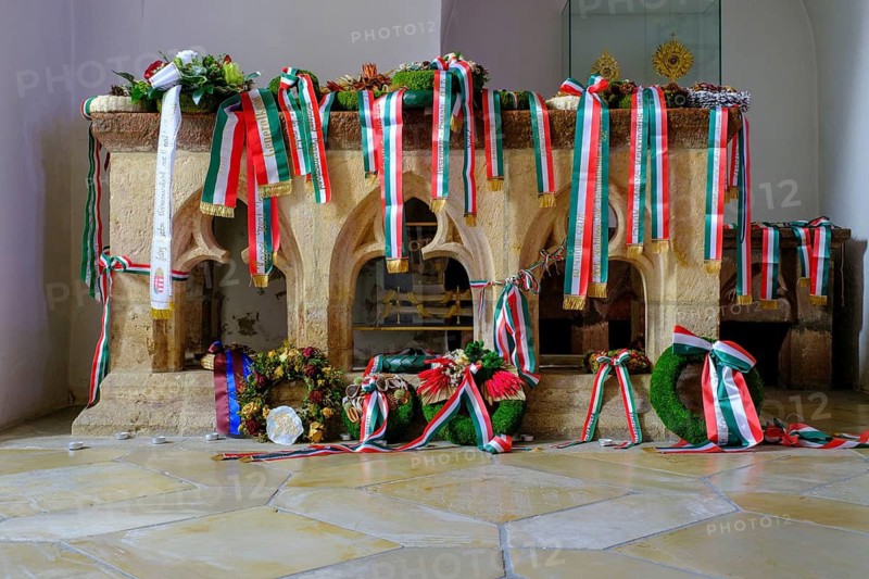 Tomb of St Gisela, former monastery church of Niedernburg Heiligkreuz, Passau, Lower Bavaria, Bavaria, Germany