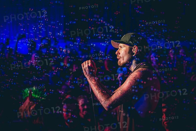 Singer Matthias Engst from Engst live on 10-year anniversary tour tour at Berlin's Astra Kulturhaus on 20.12.2025