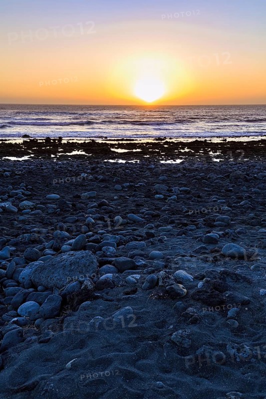 Rocky west coast, black lava coast, coastline, sunset, El Golfo, Yaiza, Lanzarote, Spain