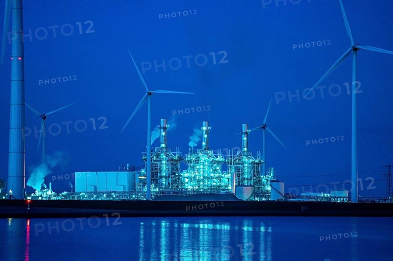 Magnum gas-fired power plant, with a capacity of 1410 megawatts, in the seaport of Eemshaven, operator RWE Power, wind farm, Netherlands